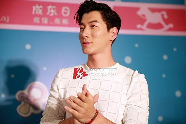 张亮怒怼网友“没脑子”,为何评论区却纷纷夸张亮怼得好?