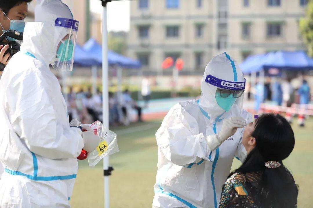 广东新增本土确诊2例病例均在东莞，这2名确诊者的病情严重吗？