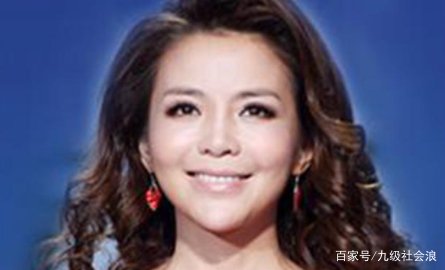 央视名嘴朱迅不再隐瞒，曝光一个月工资收入，数字让人震惊，多少钱呢？