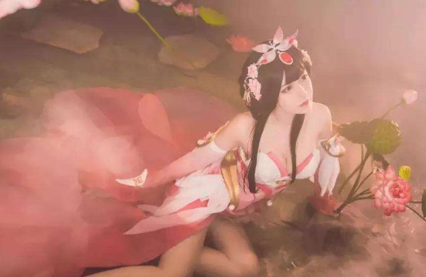 《王者荣耀》游园惊梦甄姬cos是一个什么样的小仙女？