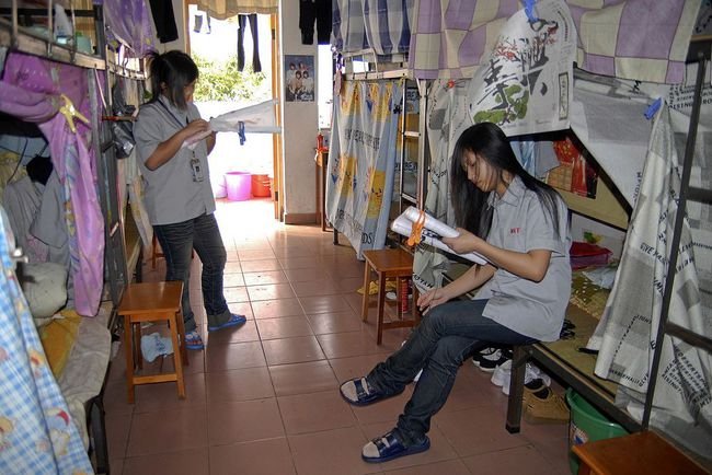 哈尔滨高校一名女生厕所内产子,现场的情况如何?