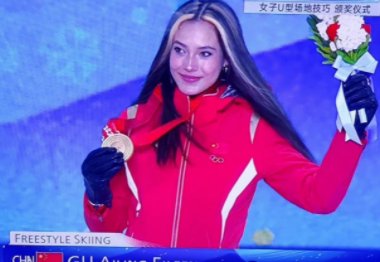 谷爱凌领奖仪式上全场高唱《歌唱祖国》，这首歌有何含义？