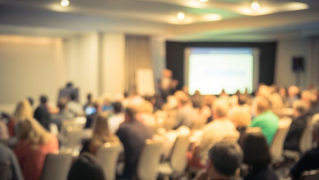 一个男的跟我说他在多人运动,我该怎么回答？