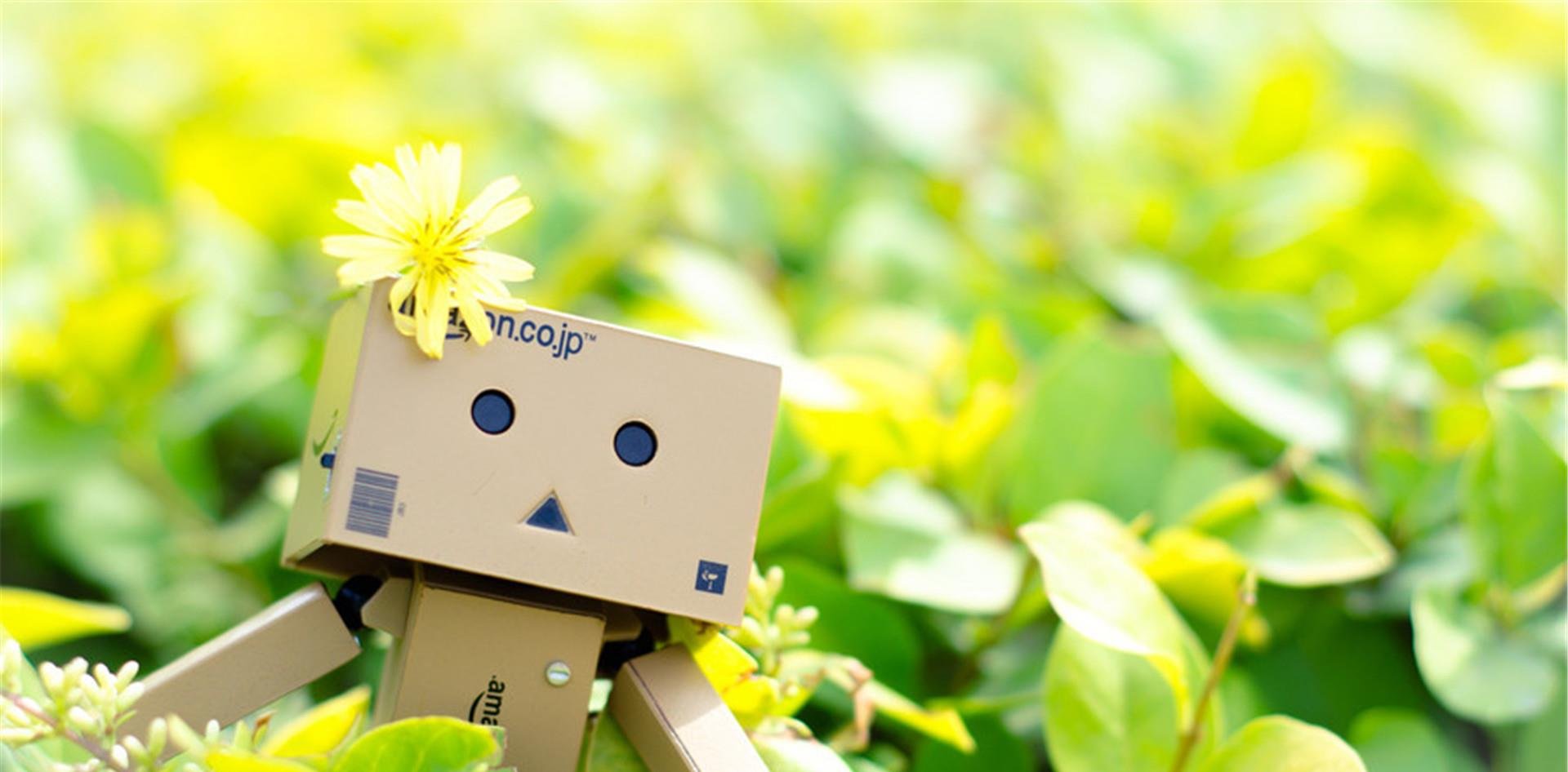 别傻了，伤害你的人，怎么可能是真的爱你的呢？