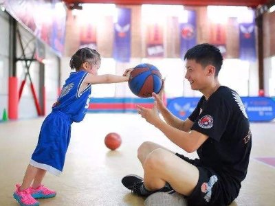 幼儿园大班最新的有趣的亲子游戏有哪些