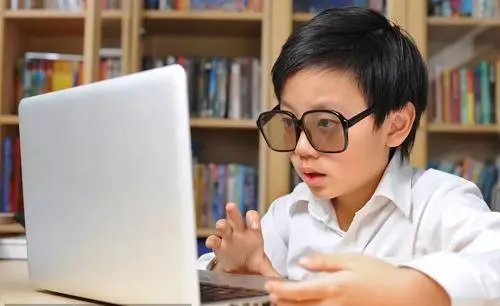 中国近视患者人数达6亿，我国的近视问题为何如此严重？