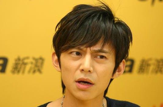 何炅无意间说出选秀内幕，中国好声音被官方叫停，到底有什么内幕？