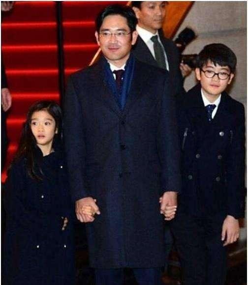 三星集团小公主李元洙被父亲称“白痴”，这说明了什么？