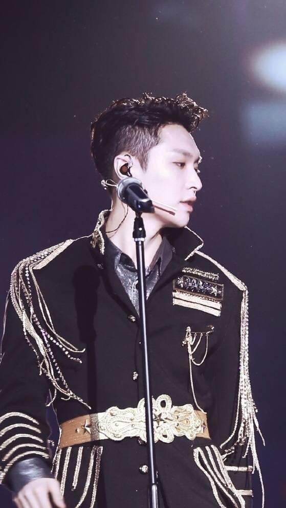 张艺兴首次演唱会都有谁捧场？