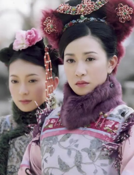 从撞脸刘嘉玲成名,“不老女神”佘诗曼成为TVB一姐有多心酸?