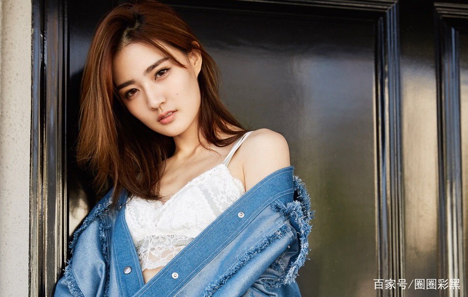 黄轩对她一见钟情，多次表白惨遭拒绝，如今和男友幸福恩爱她是谁？