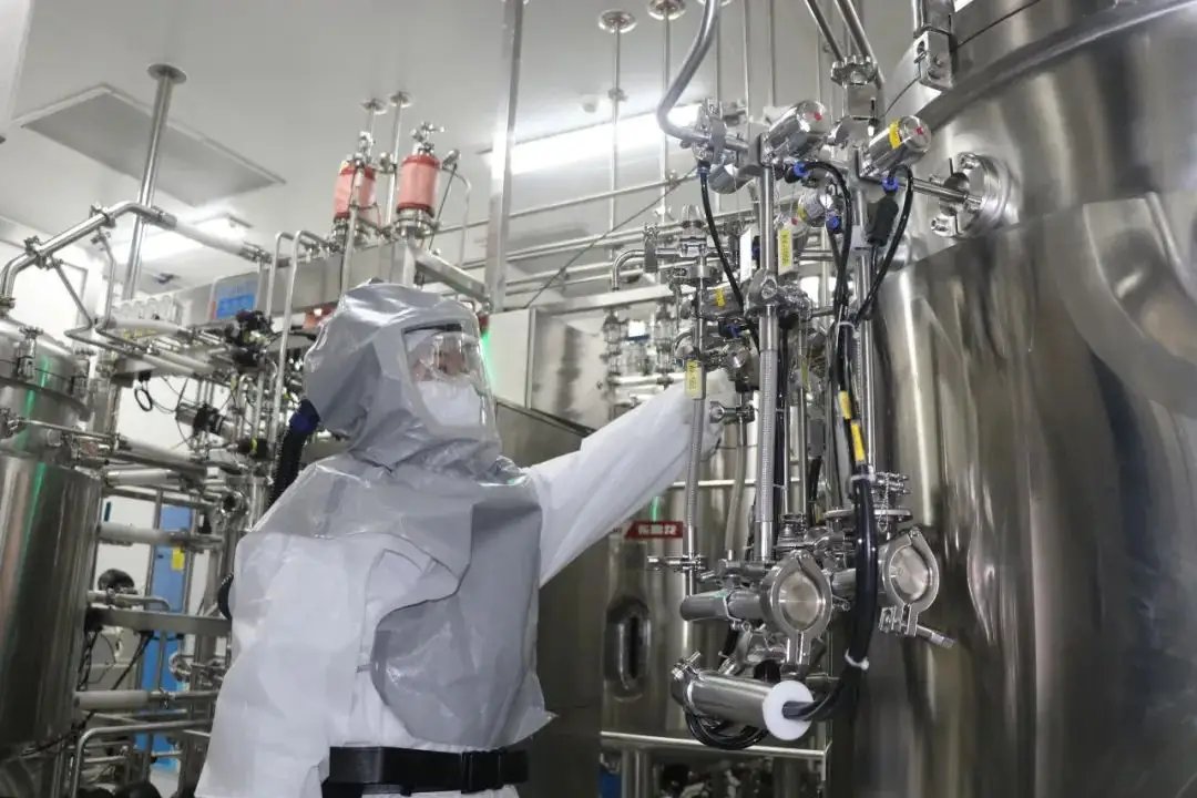 新冠疫苗生产线24小时运转,年产能能达到多少?