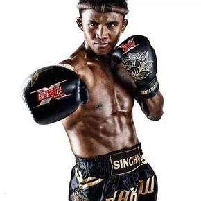 《武林风》中“播求vs一龙”时，播求的出场音乐，泰语版的。