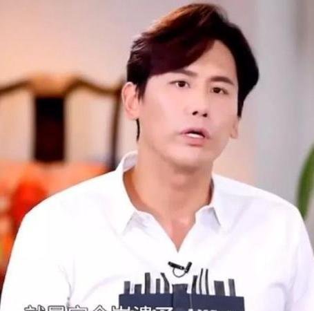 于晓光出道2年没戏拍还被坑，秋瓷炫为啥给他下跪求婚？