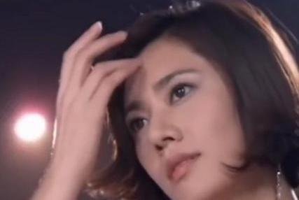 于晓光出道2年没戏拍还被坑，秋瓷炫为啥给他下跪求婚？