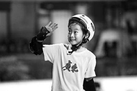 广东小女孩参加全运会滑板项目,你这么小的时候在干什么?