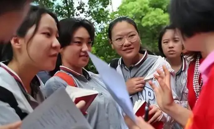 全国甲卷“封神”了，全国的试卷为何要分类？