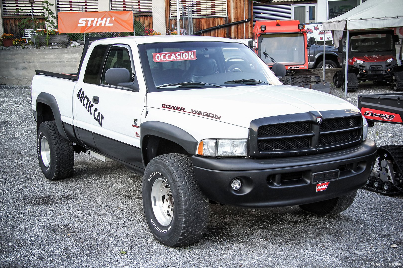 明星们的座驾都是什么车?