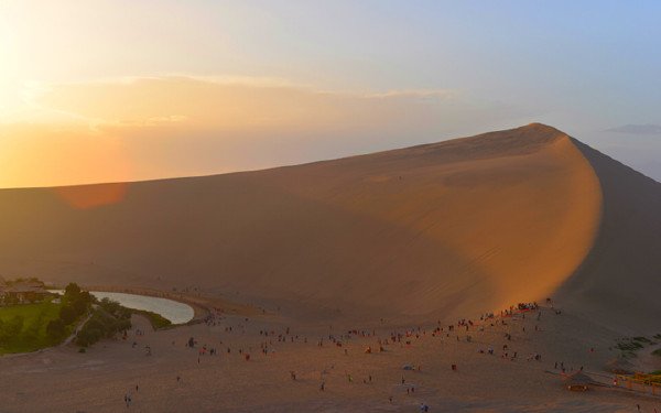 宁夏沙湖的旅游攻略是什么？