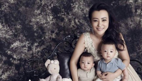 因拍戏遭邓超分手,嫁李光洁遭劈腿,单亲妈妈的郝蕾不该被遗忘,你觉得呢?