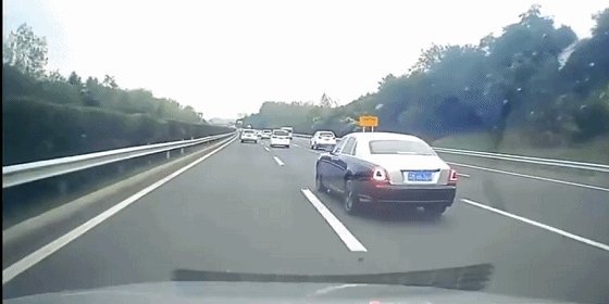 对于豪车恶意别车事件,白岩松是怎样点评的?