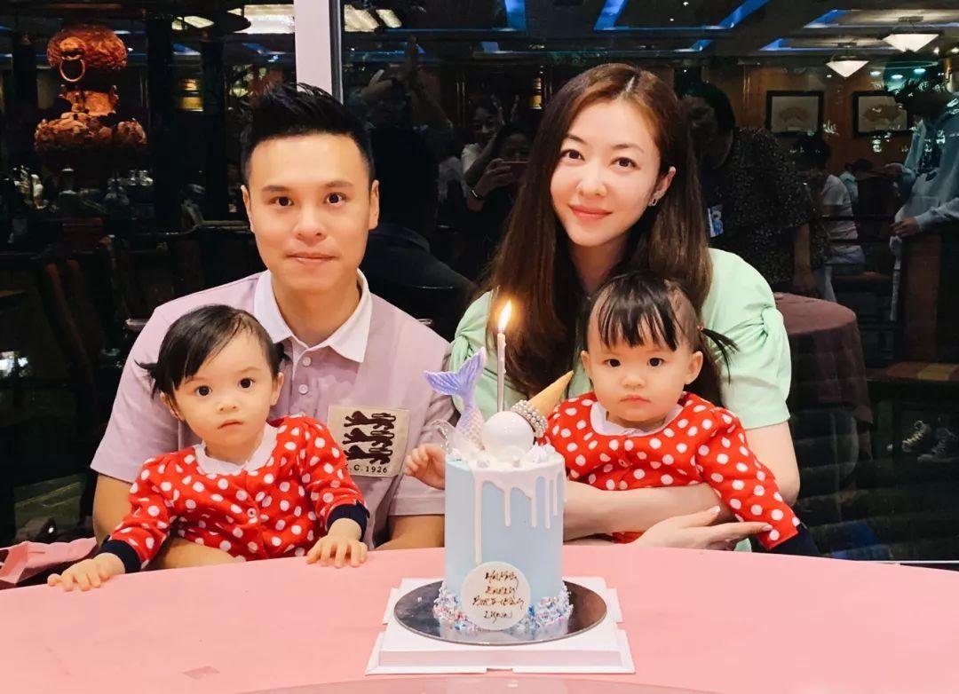 熊黛林为3岁双胞胎庆生,她的老公是谁?