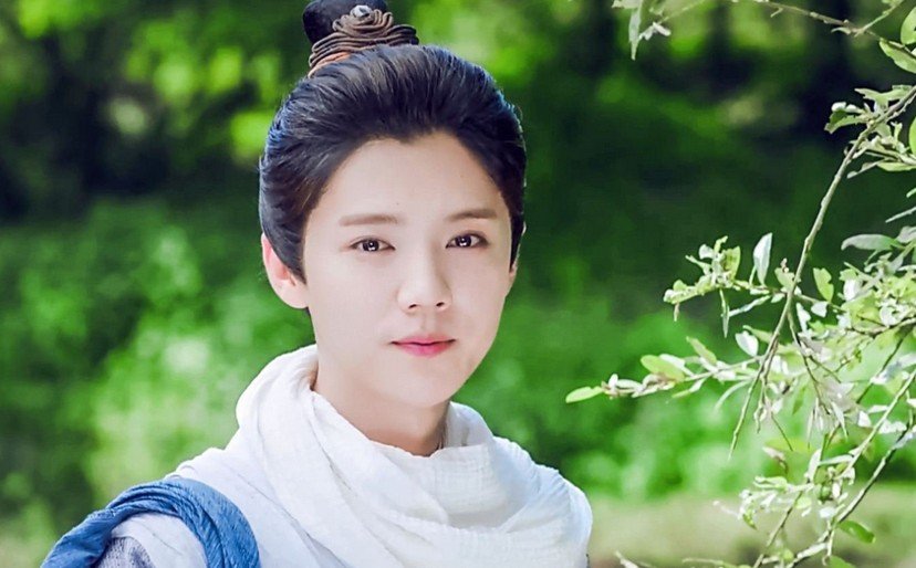 鹿晗再度霸占热搜，徒手抓鱼只是复出大戏的开场?