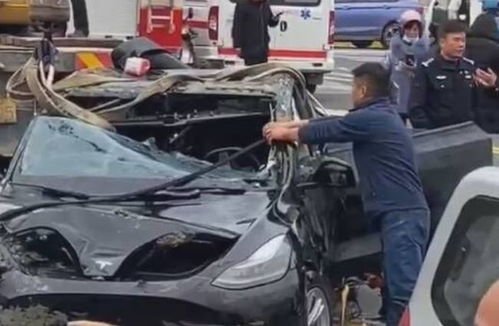 常州特斯拉坠河夫妻双双遇难,这对遇难夫妻在当地是从事什么行业的?