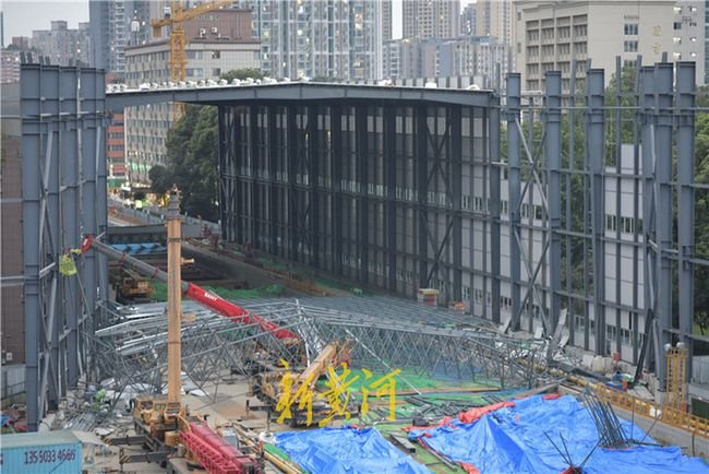 成都地铁在建工地垮塌致4死14伤,导致垮塌的原因是什么?