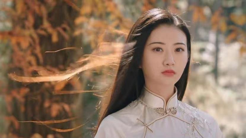 《司藤》这部剧中司藤姓司白英姓白,这其中有哪些寓意呢?