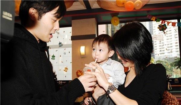 张智霖有多怕袁咏仪?他是真的怕吗?