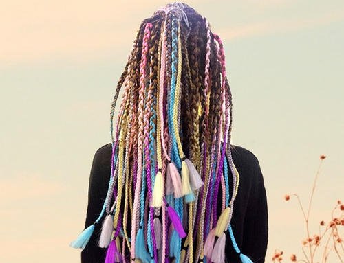 重庆一女孩编完脏辫后报警称5000多元太贵,这一收费是否合理?