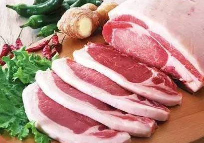 10吨猪肉翻车遭哄抢,哄抢他人物品此举是否涉嫌违法?