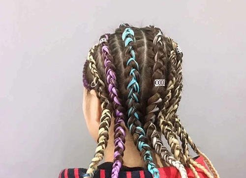 重庆一女孩编完脏辫后报警称5000多元太贵,这一收费是否合理?