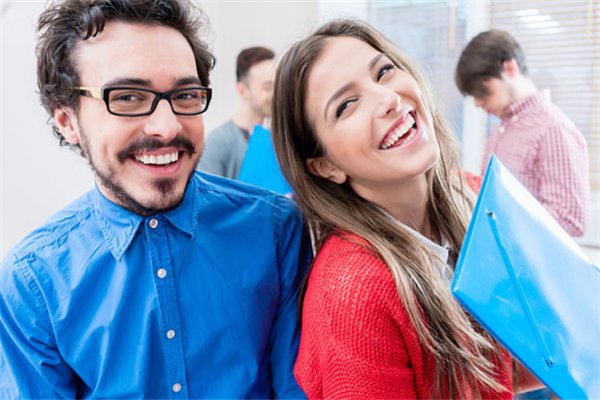 为什么女生会越陷越深?