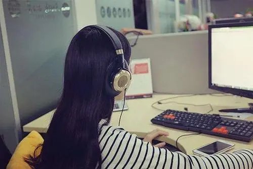 董明珠建议:领导们不能光催员工多干活,你认同她的想法吗?