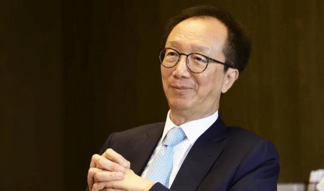 梁锦松出轨后被曝光,伏明霞主动提出离婚,其中有什么内情呢?