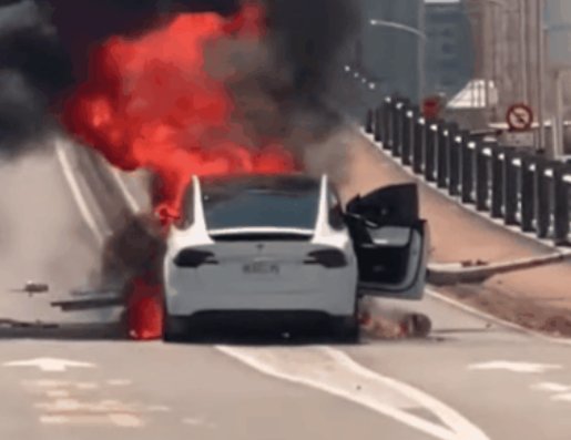 林志颖车祸瞬间视频曝光,车燃烧3小时未熄灭!熄灭不了的原因是什么?