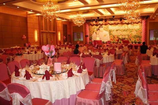 一般酒店门口都放有水牌,水牌的作用是什么?