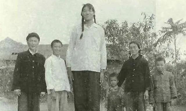 “女巨人”曾金莲,有着怎样的一生?