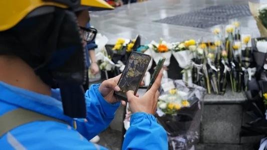 长沙外卖小哥称长沙外卖单全是鲜花，究竟发生了什么？