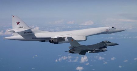 英媒：MH370是美国人干的，客机在岘港外海被激光武器击落?