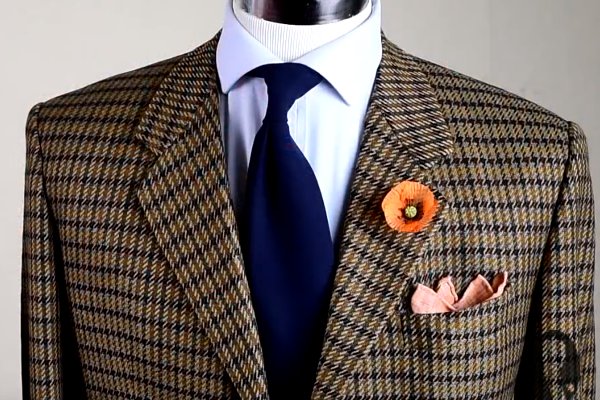 男士胸针怎么戴