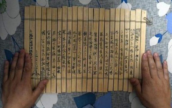 无腿青年感人情诗写的什么？