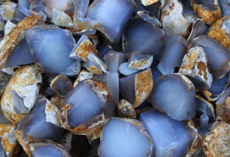 蓝玉髓的功效与作用有哪些呢?蓝玉髓有什么寓意呢?