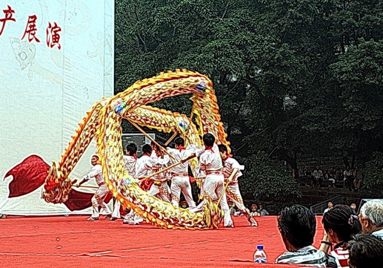 铜梁龙舞的介绍