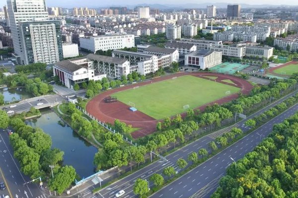 宁波三中美术班难考吗