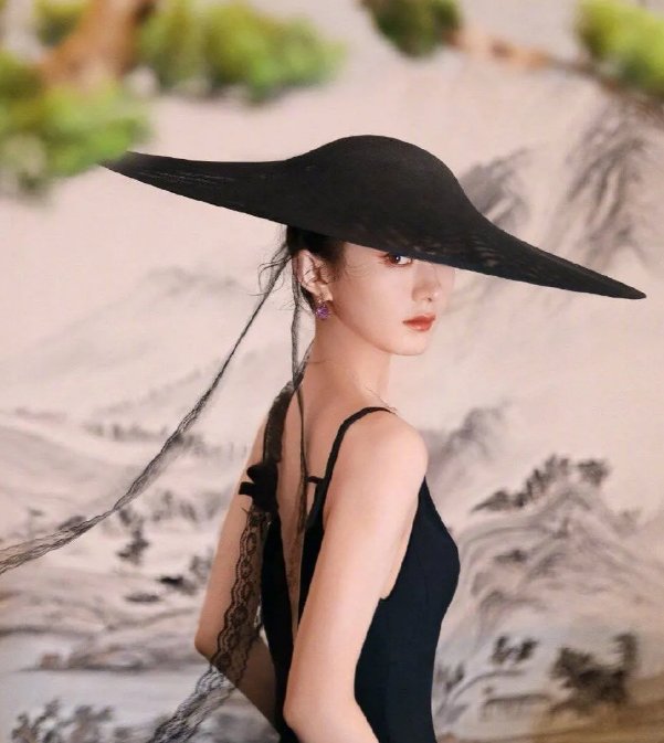 陈漫的摄影作品引起争议,审美和大众完全不同,该如何评价陈漫的摄影作品?