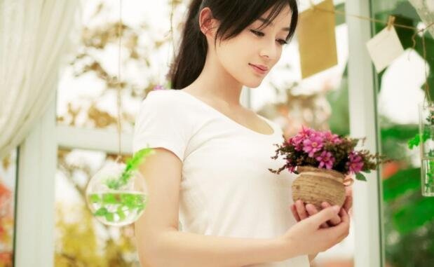 袁姗姗分享姐姐幕后淤青腿,你觉得姐姐们身上有哪些精神值得学习?