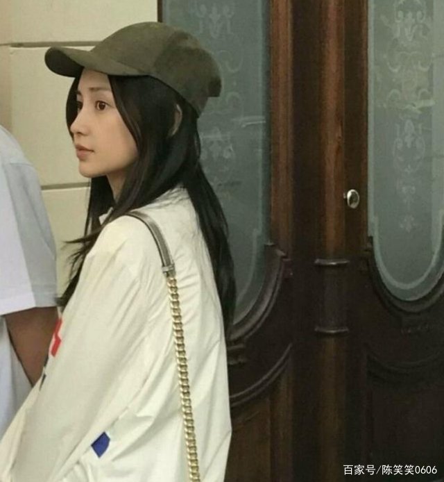 杨幂假屁股被群嘲,鞠婧祎装傻遭热议,baby鼻子歪了后来怎样了?